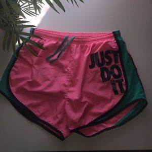 Nike Women’s Running Tempo Shorts🏃‍♀️